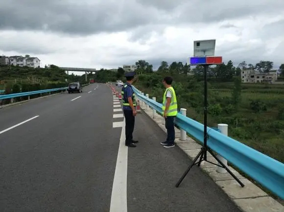 昆明高速公路钢护栏