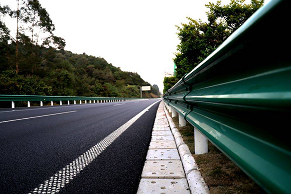昆明高速公路护栏的常用类型