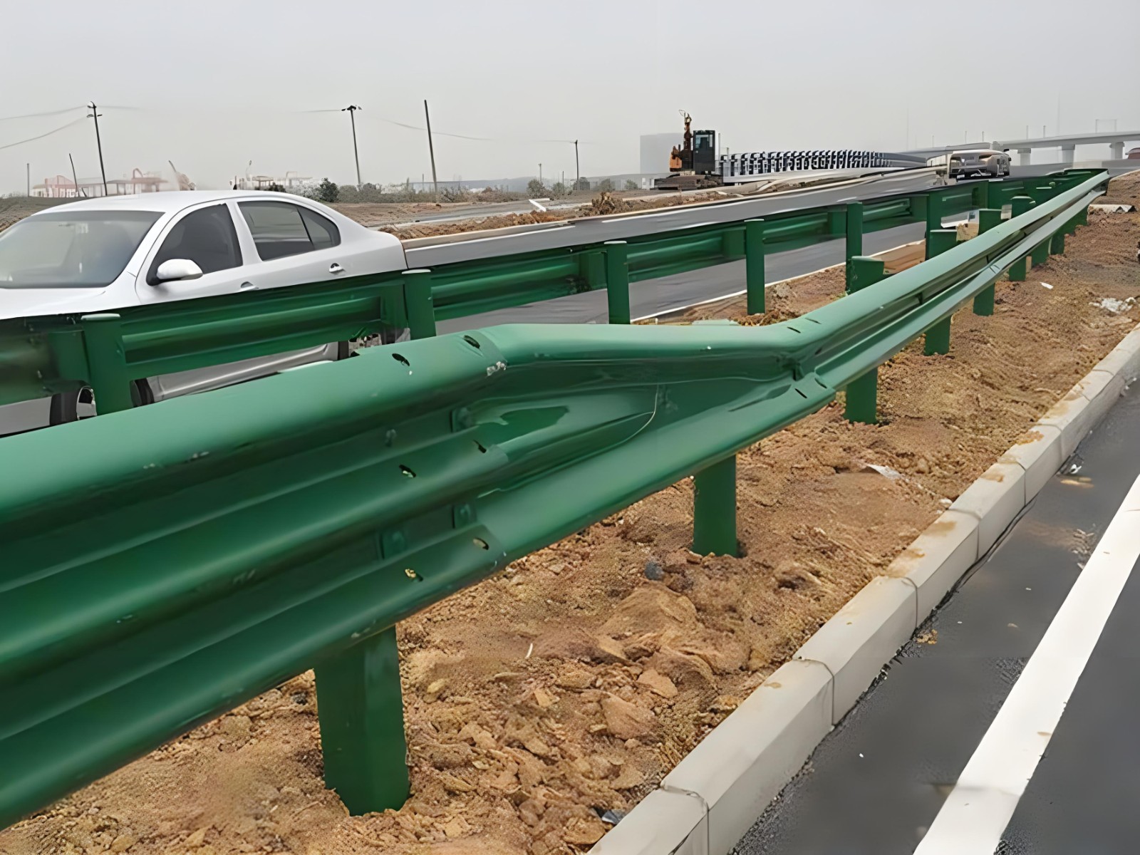 昆明高速波形护栏板日常维护方案确保道路安全新举措