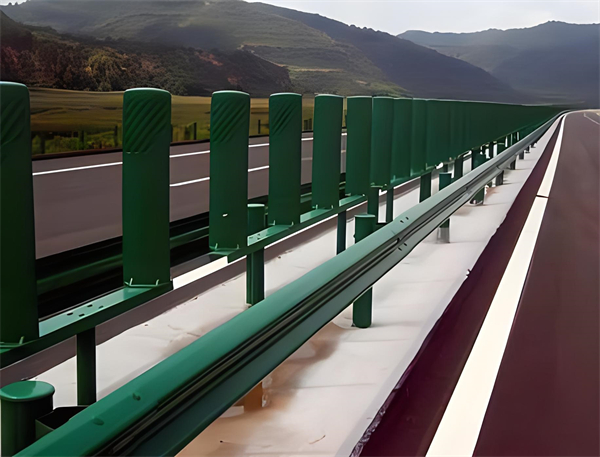 昆明三波护栏板在高速公路的应用